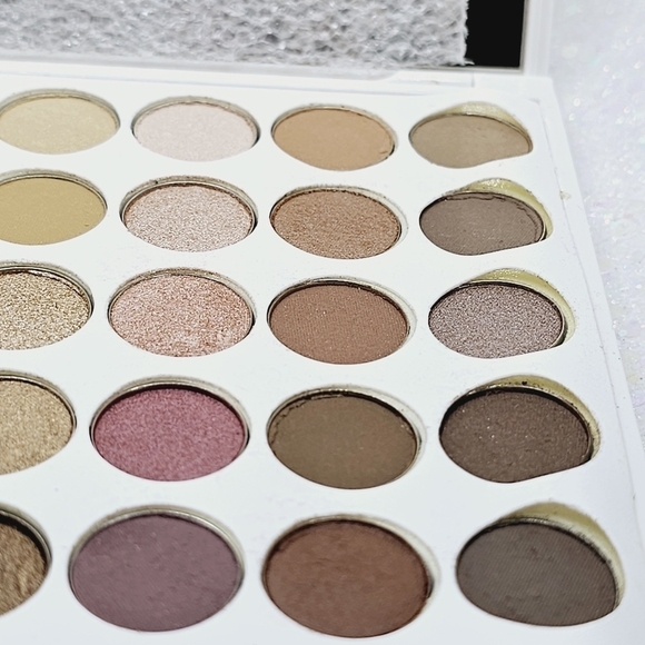 Yaby Cosmetics Dramatically Neutral Eyeshadow Palette - Picture 8 of 8